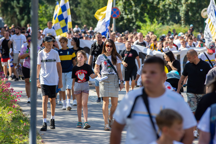 Kibice przemaszerowali przez miasto  zdjęcie nr 314806