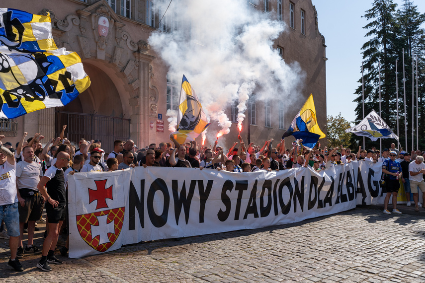 Kibice przemaszerowali przez miasto  zdjęcie nr 314785