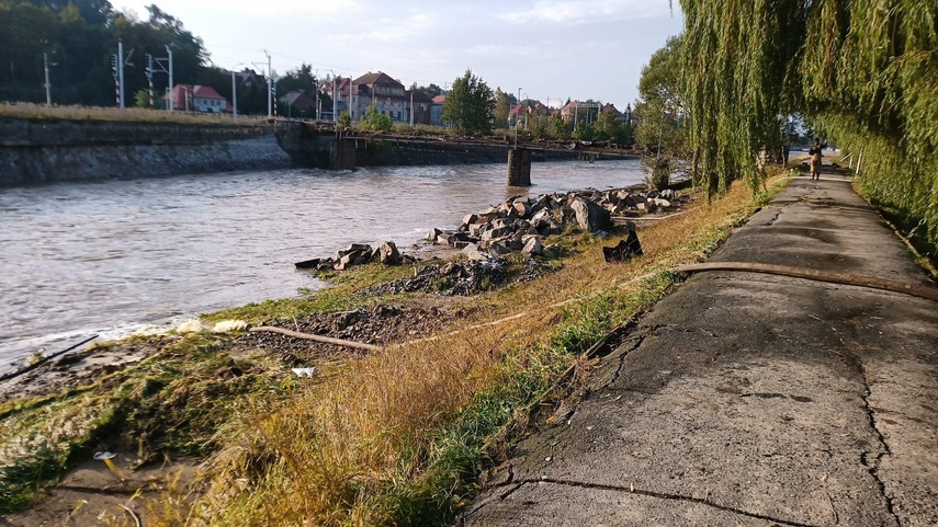 Elbląscy strażacy pomagają w Kłodzku zdjęcie nr 315503