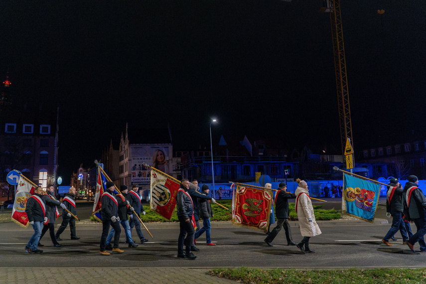 Związkowcy pamiętają o ofiarach Grudnia 70 zdjęcie nr 321405