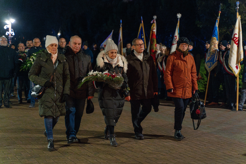 Związkowcy pamiętają o ofiarach Grudnia 70 zdjęcie nr 321426