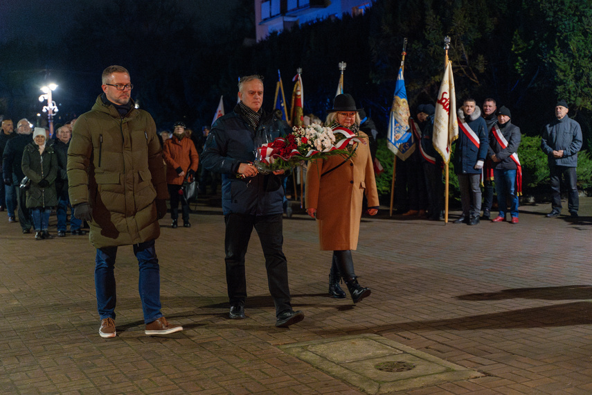 Związkowcy pamiętają o ofiarach Grudnia 70 zdjęcie nr 321425