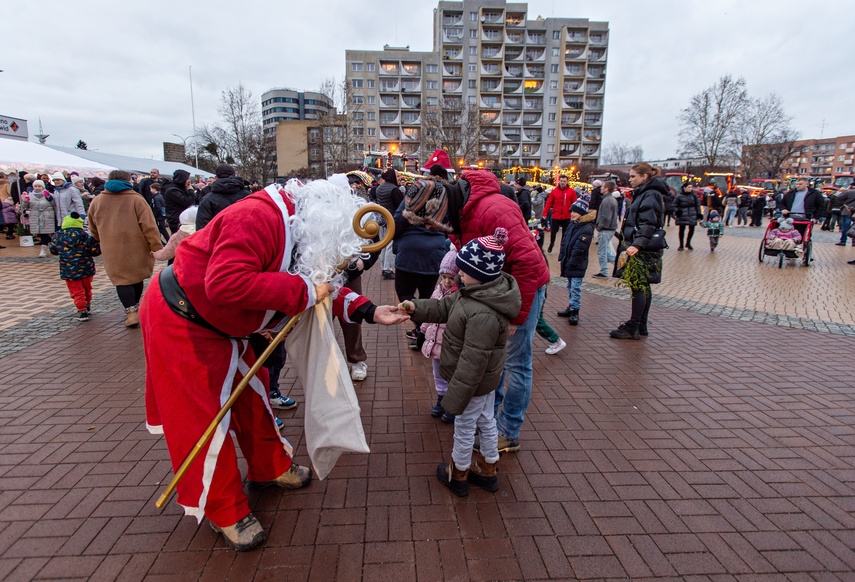 Gorący bigos, jemioła i życzenia od rolników zdjęcie nr 321618