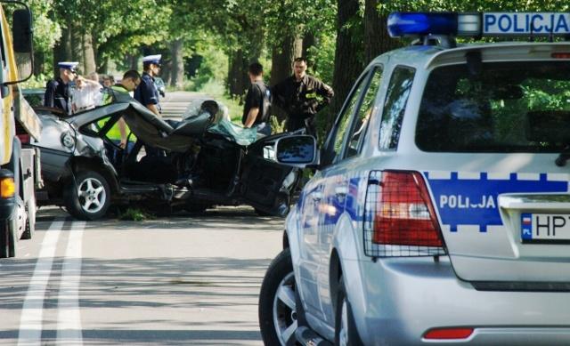 Elbląg Tragiczny wypadek opla vectry - trzy osoby nie żyją