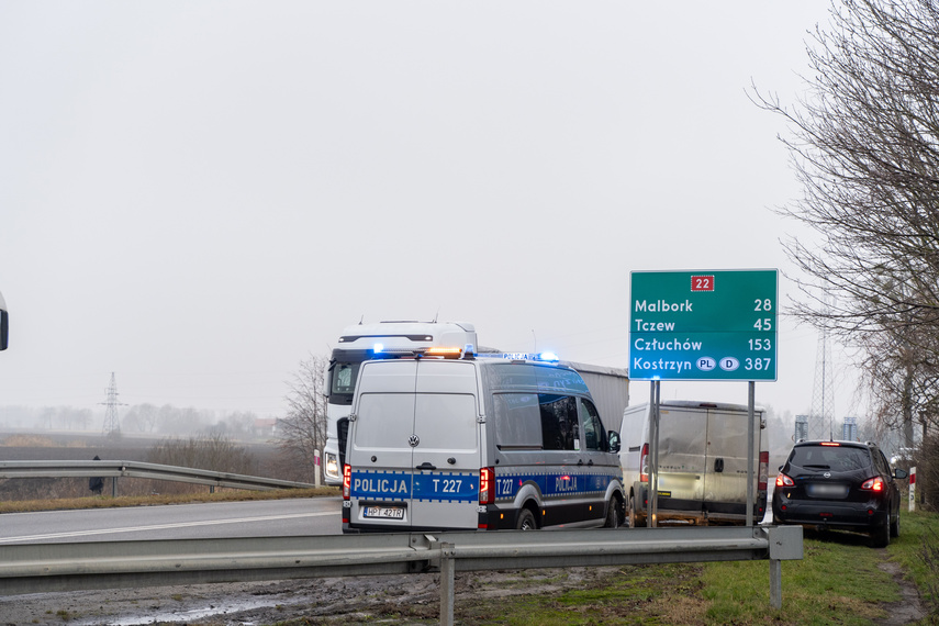 Elbląg Wjechał w pojazd ciężarowy. Trafił do szpitala