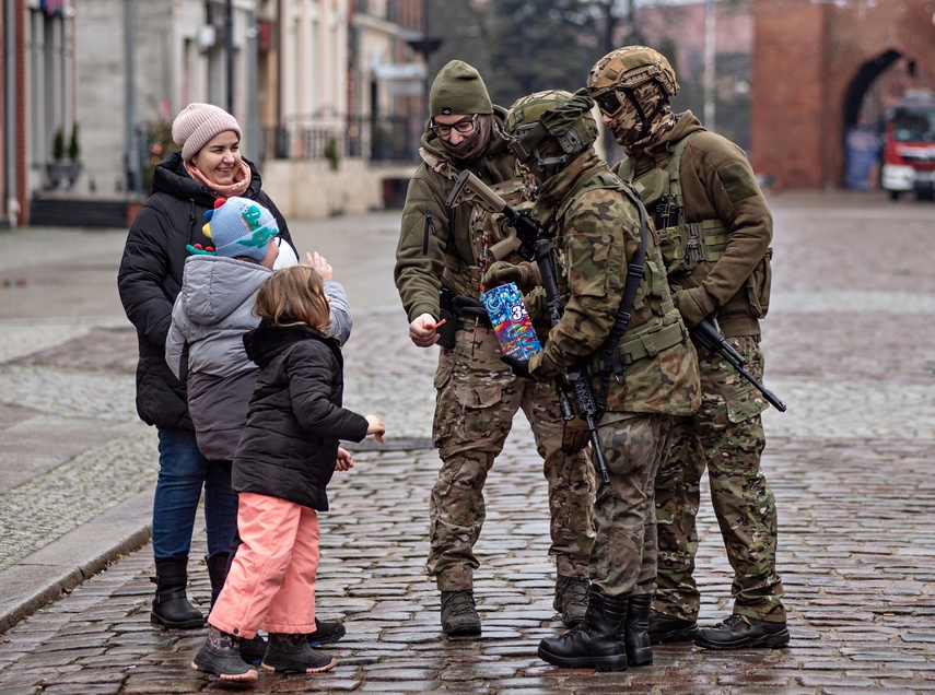 "Wyjść na zewnątrz i pokazać, na co nas stać". Trwa WOŚP w Elblągu zdjęcie nr 324297