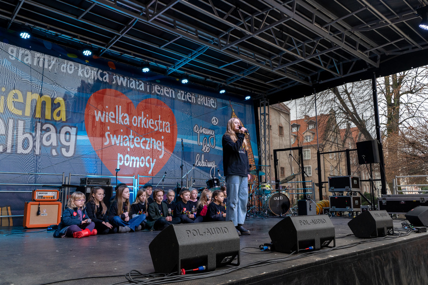 "Wyjść na zewnątrz i pokazać, na co nas stać". Trwa WOŚP w Elblągu zdjęcie nr 324328