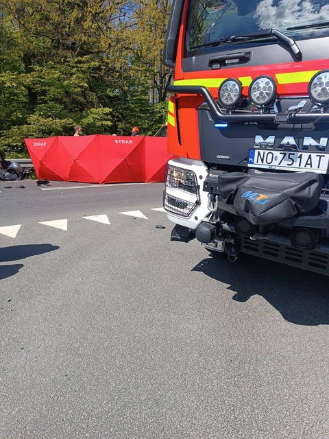 Motocyklista zginał na miejscu zdjęcie nr 329732