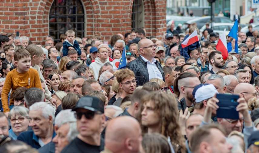 Rafał Trzaskowski w Elblągu. „Tych podziałów naprawdę już wystarczy” zdjęcie nr 330639