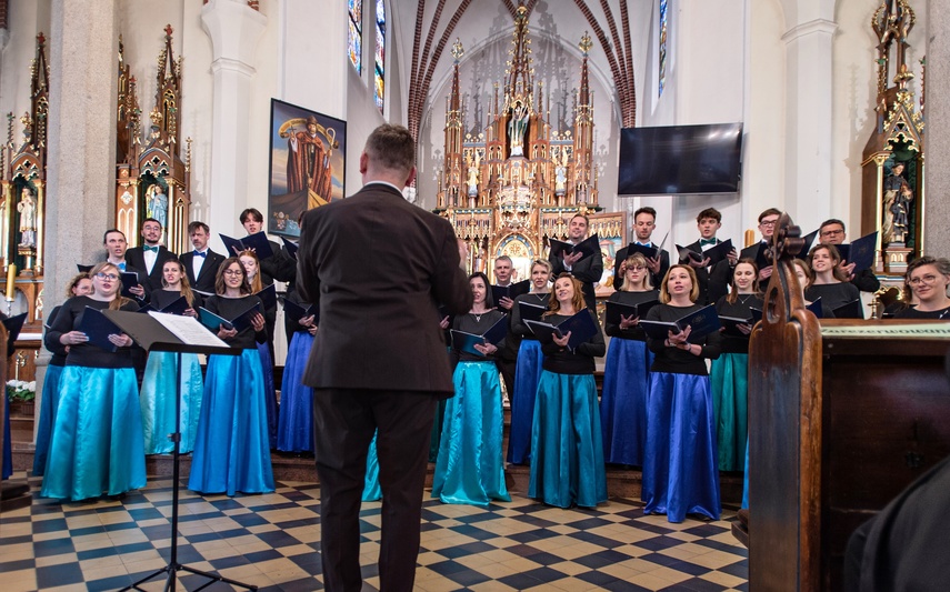 Chór i organy w świętym Wojciechu zdjęcie nr 330805