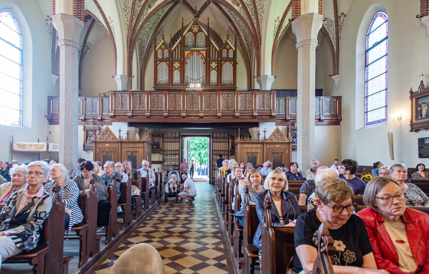 Chór i organy w świętym Wojciechu zdjęcie nr 330801