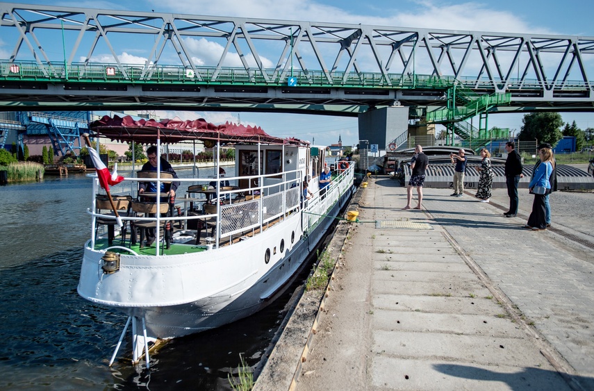 Jantar wrócił do domu zdjęcie nr 330877