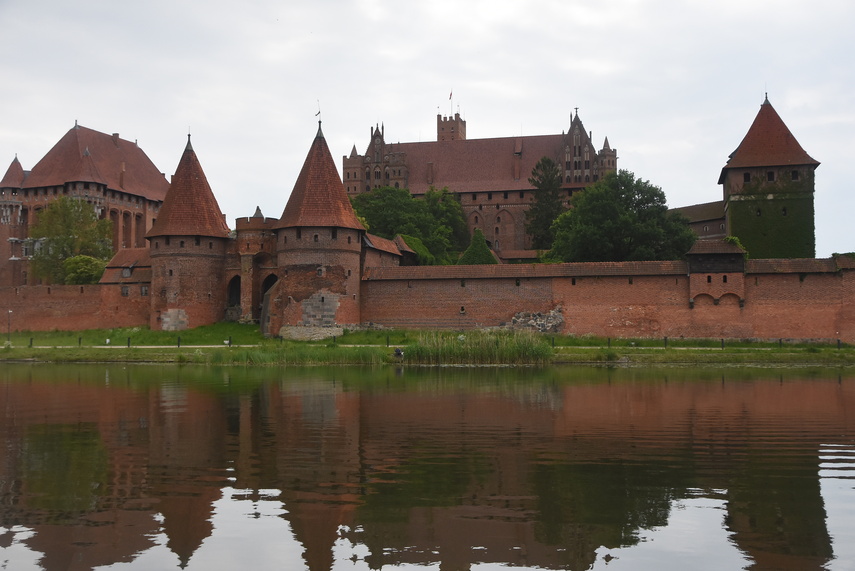 Jantar wrócił do domu zdjęcie nr 330903