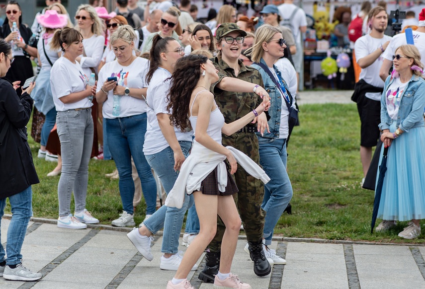 Studenci z kluczami do miasta zdjęcie nr 331100