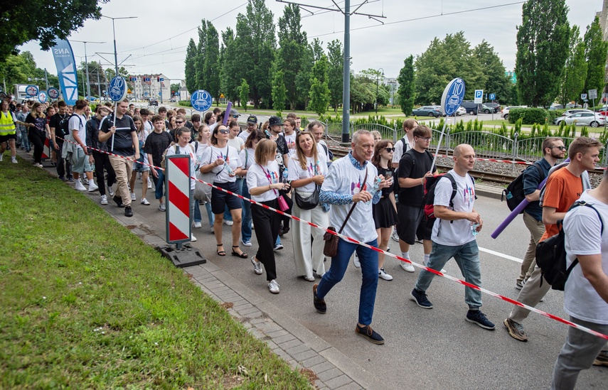 Studenci z kluczami do miasta zdjęcie nr 331068