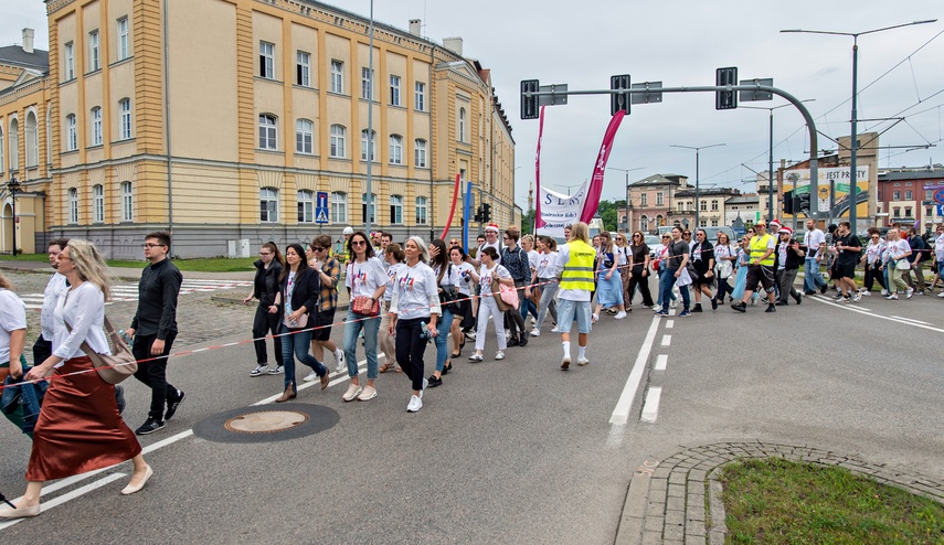 Studenci z kluczami do miasta zdjęcie nr 331094