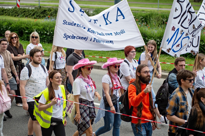 Studenci z kluczami do miasta zdjęcie nr 331086