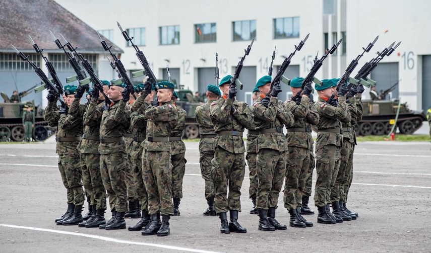Pododdział z Westerplatte na święcie 16 pułku zdjęcie nr 332105