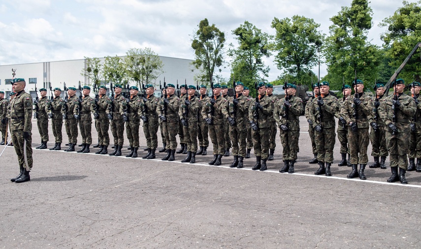Pododdział z Westerplatte na święcie 16 pułku zdjęcie nr 332100
