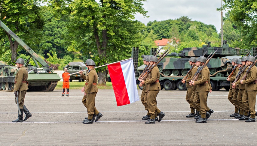 Pododdział z Westerplatte na święcie 16 pułku zdjęcie nr 332057