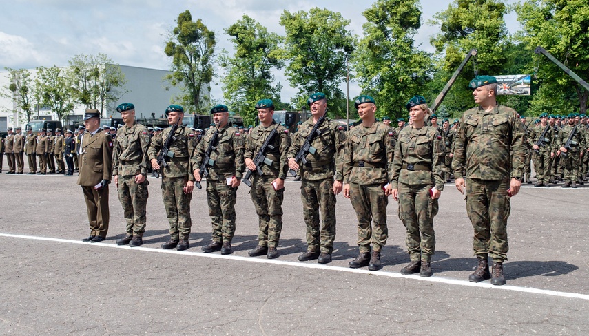 Pododdział z Westerplatte na święcie 16 pułku zdjęcie nr 332088