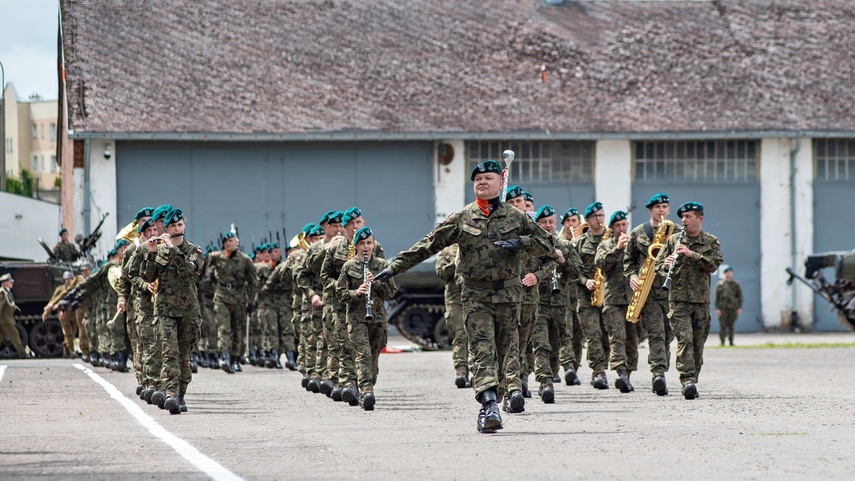 Pododdział z Westerplatte na święcie 16 pułku zdjęcie nr 332108