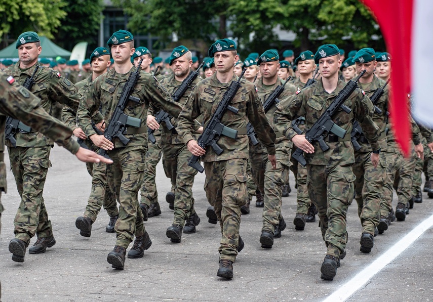 Pododdział z Westerplatte na święcie 16 pułku zdjęcie nr 332092