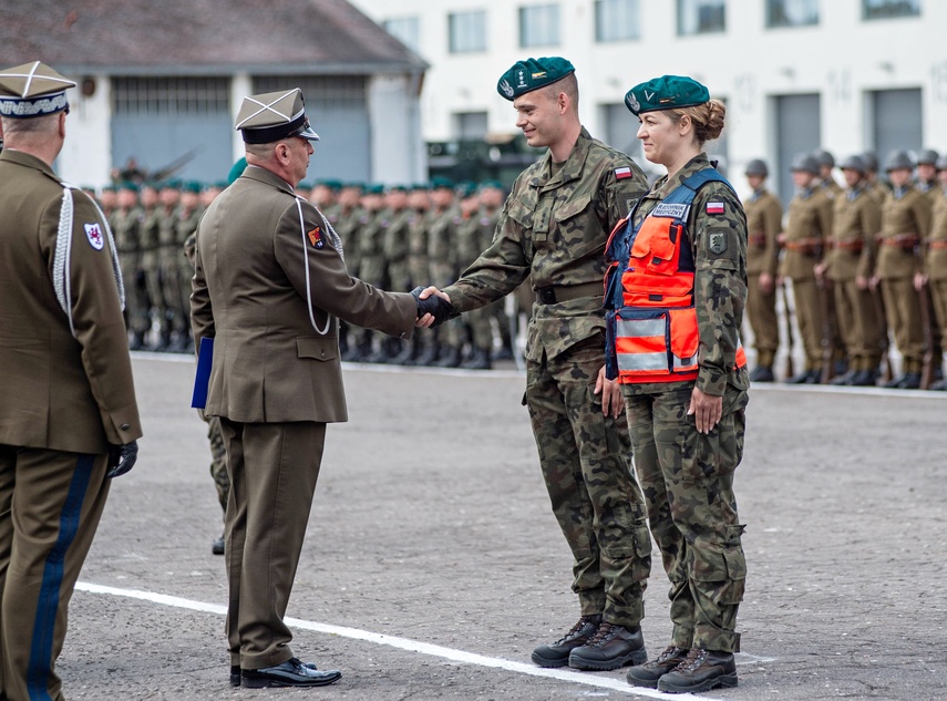 Pododdział z Westerplatte na święcie 16 pułku zdjęcie nr 332080
