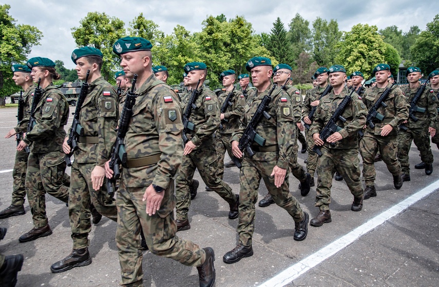Pododdział z Westerplatte na święcie 16 pułku zdjęcie nr 332096