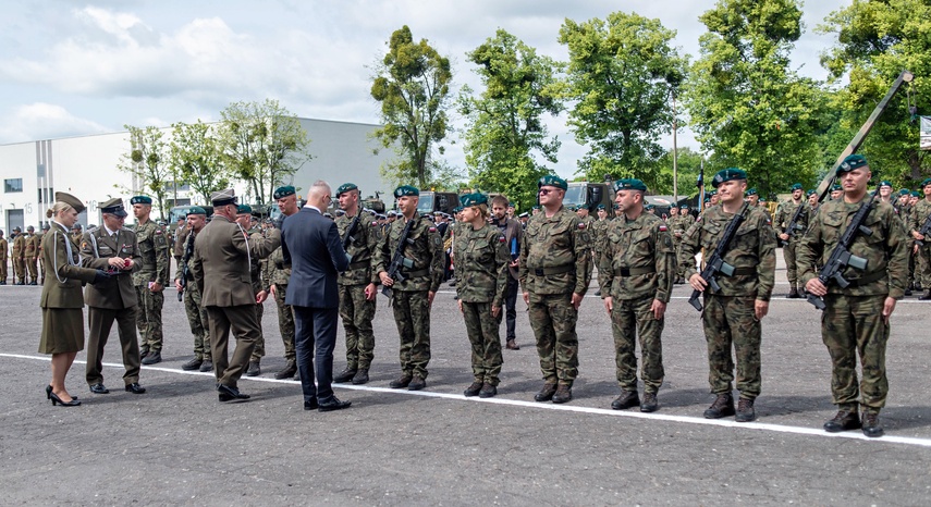 Pododdział z Westerplatte na święcie 16 pułku zdjęcie nr 332083