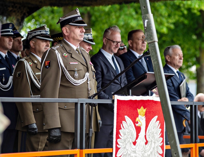 Pododdział z Westerplatte na święcie 16 pułku zdjęcie nr 332107