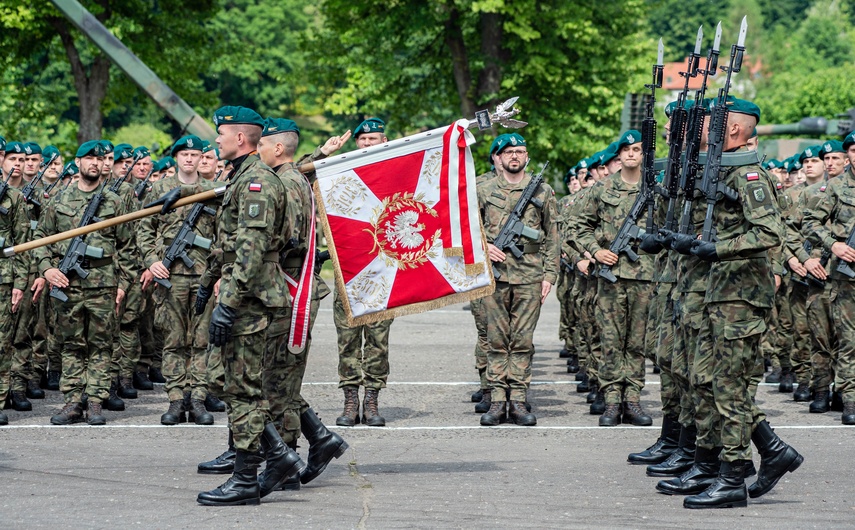 Pododdział z Westerplatte na święcie 16 pułku zdjęcie nr 332067