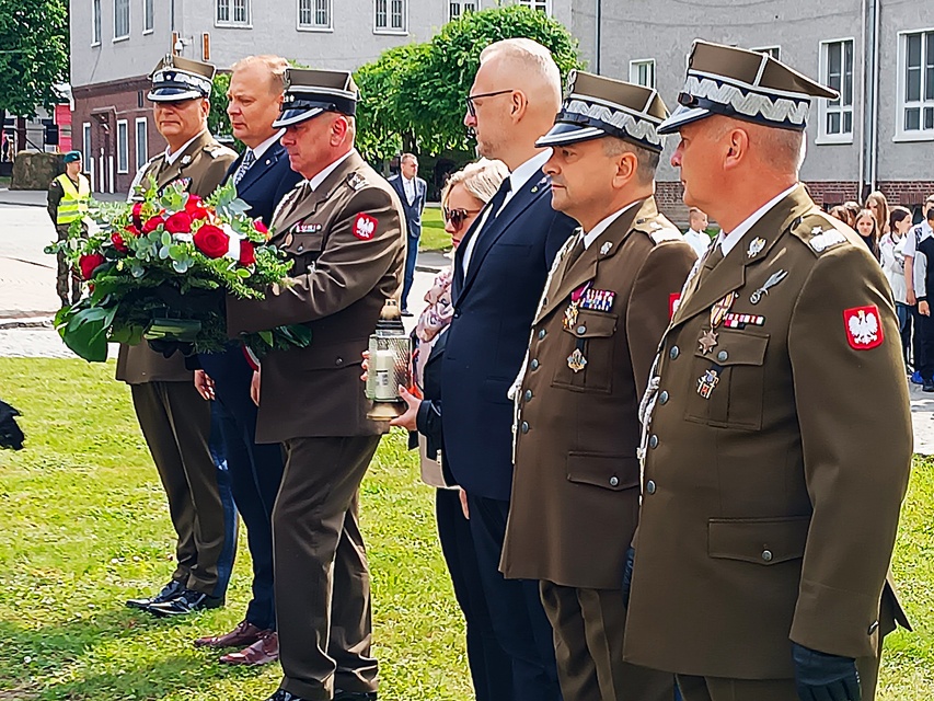 Pododdział z Westerplatte na święcie 16 pułku zdjęcie nr 332134