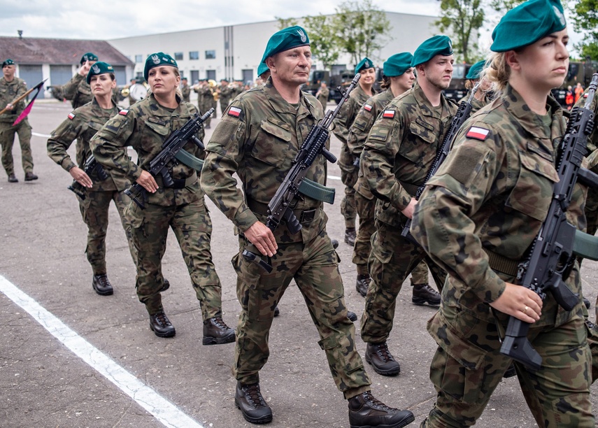 Pododdział z Westerplatte na święcie 16 pułku zdjęcie nr 332117