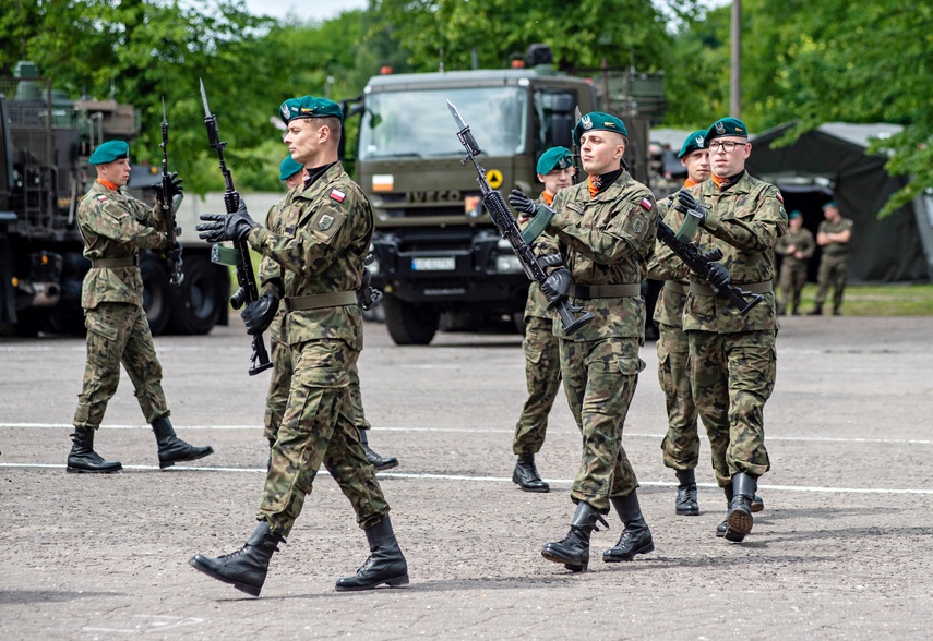 Pododdział z Westerplatte na święcie 16 pułku zdjęcie nr 332104
