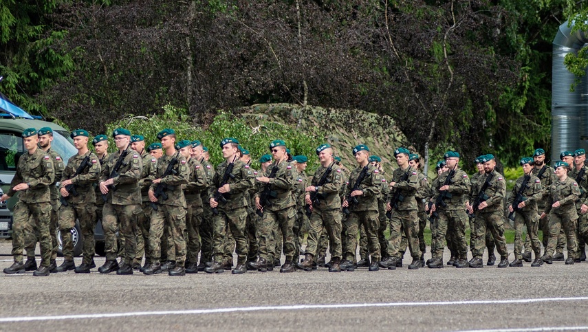Pododdział z Westerplatte na święcie 16 pułku zdjęcie nr 332061