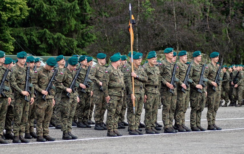 Pododdział z Westerplatte na święcie 16 pułku zdjęcie nr 332064