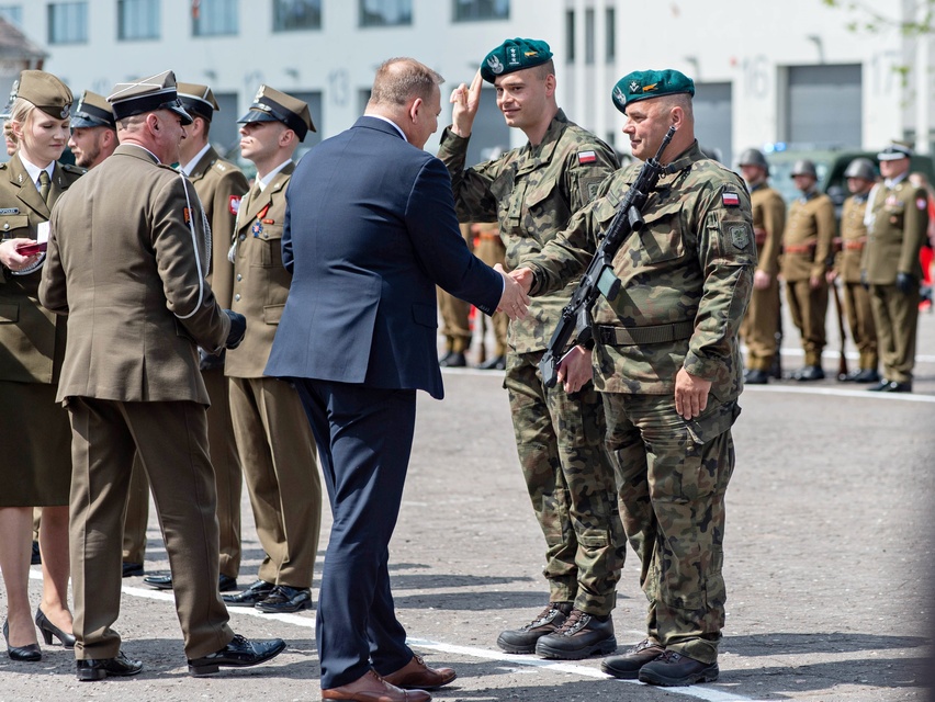 Pododdział z Westerplatte na święcie 16 pułku zdjęcie nr 332086