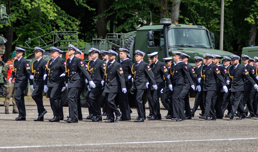 Pododdział z Westerplatte na święcie 16 pułku zdjęcie nr 332060