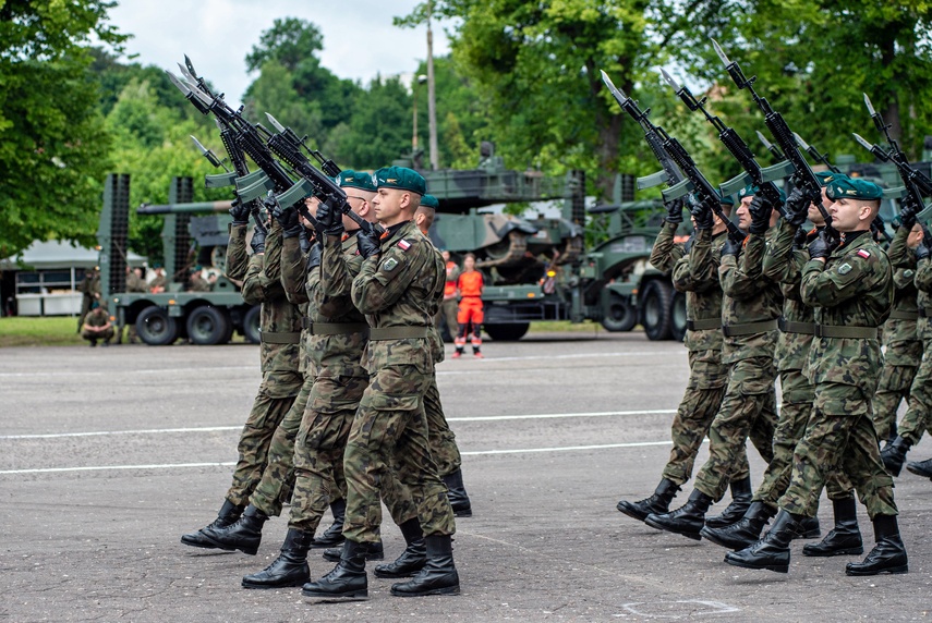 Pododdział z Westerplatte na święcie 16 pułku zdjęcie nr 332102