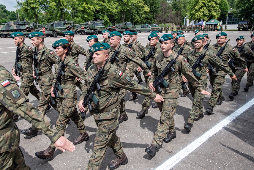 Pododdział z Westerplatte na święcie 16 pułku zdjęcie nr 332095
