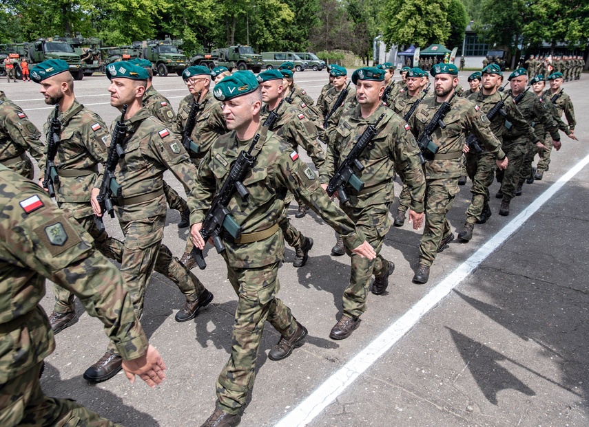 Pododdział z Westerplatte na święcie 16 pułku zdjęcie nr 332097
