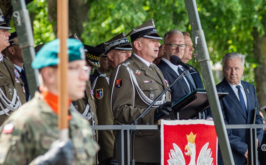Pododdział z Westerplatte na święcie 16 pułku zdjęcie nr 332078