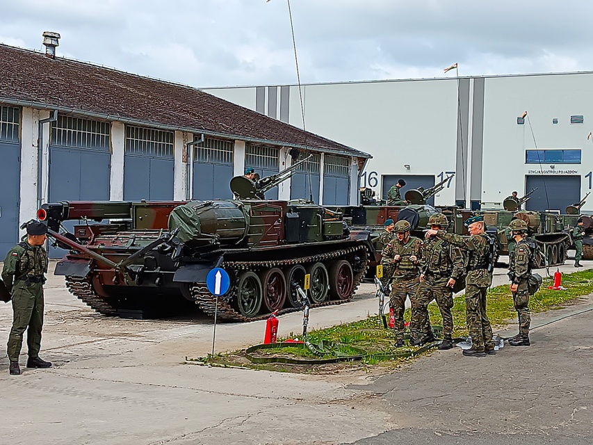 Pododdział z Westerplatte na święcie 16 pułku zdjęcie nr 332136