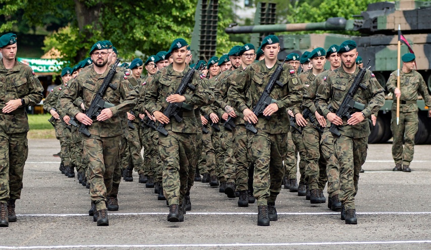 Pododdział z Westerplatte na święcie 16 pułku zdjęcie nr 332063