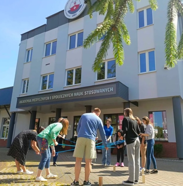Akademia Medycznych i Społecznych Nauk Stosowanych - Twoja przepustka do zawodowego sukcesu zdjęcie nr 332187