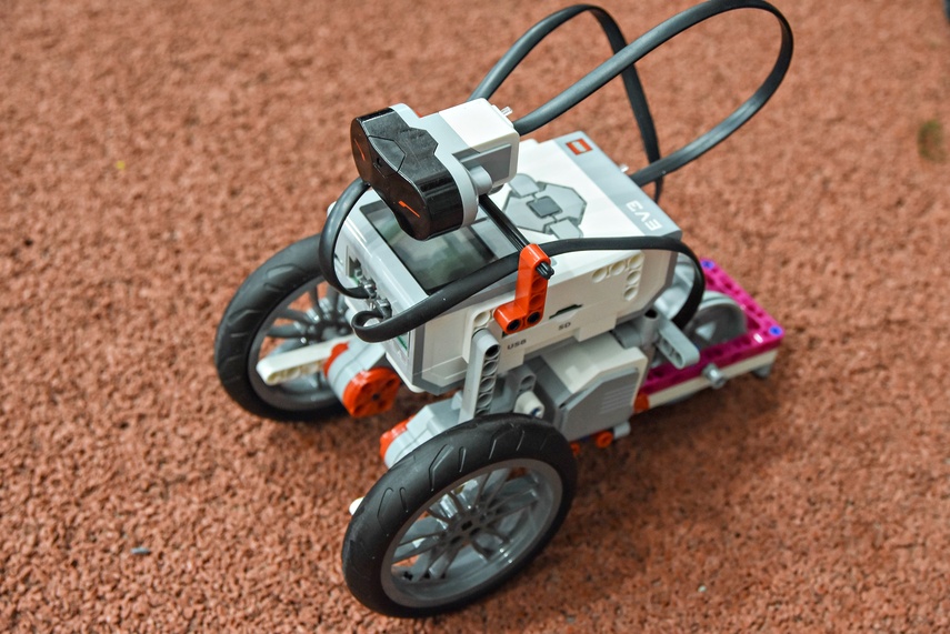 Uczniowie i roboty zdjęcie nr 332283