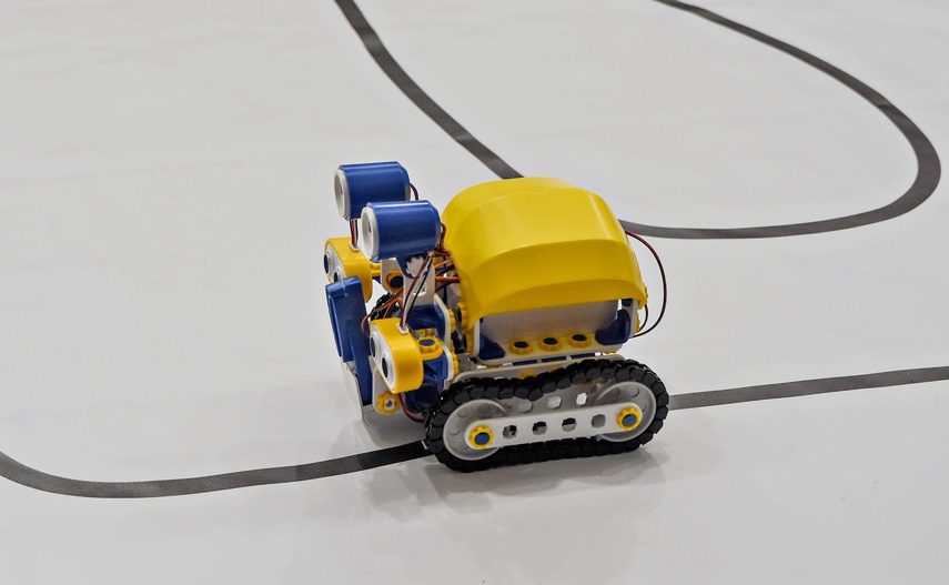 Uczniowie i roboty zdjęcie nr 332271