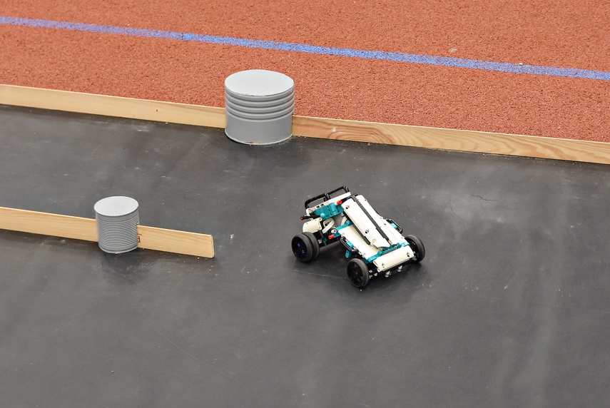 Uczniowie i roboty zdjęcie nr 332285