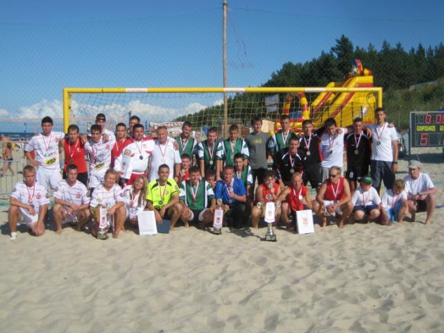 Młodzieżowcy na plaży zdjęcie nr 26663